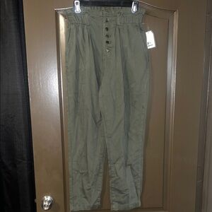 Time and Tru high rise relaxed fit  Green Pants